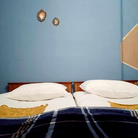 Guest House Meri Poppins Dedoplis Tskaro ภายนอก รูปภาพ