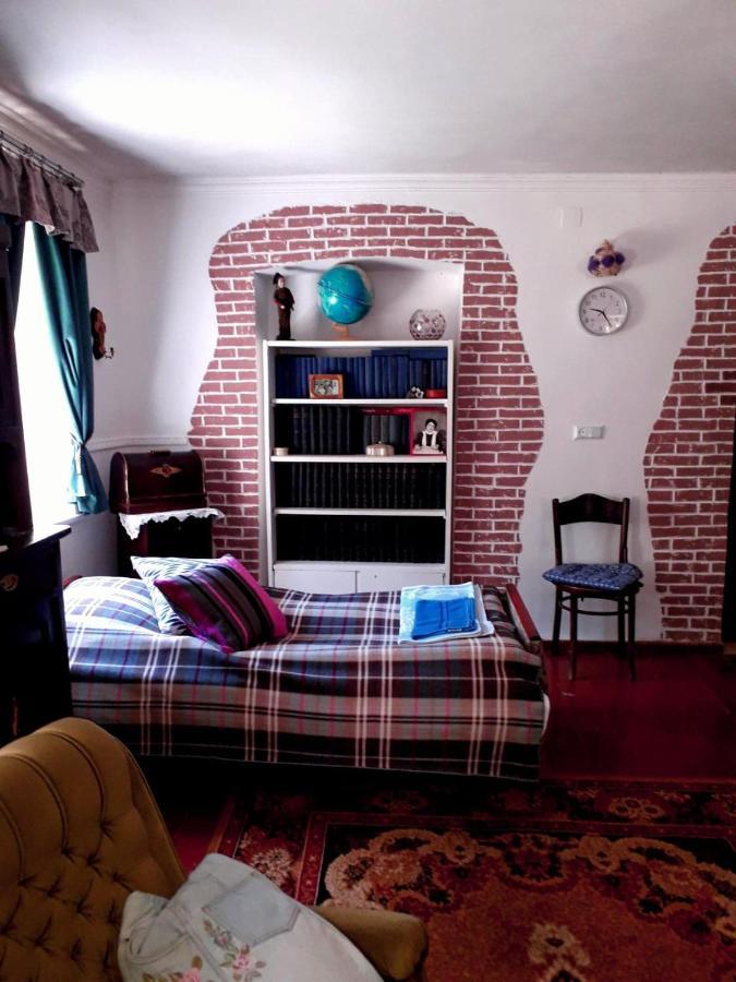 Guest House Meri Poppins Dedoplis Tskaro ภายนอก รูปภาพ